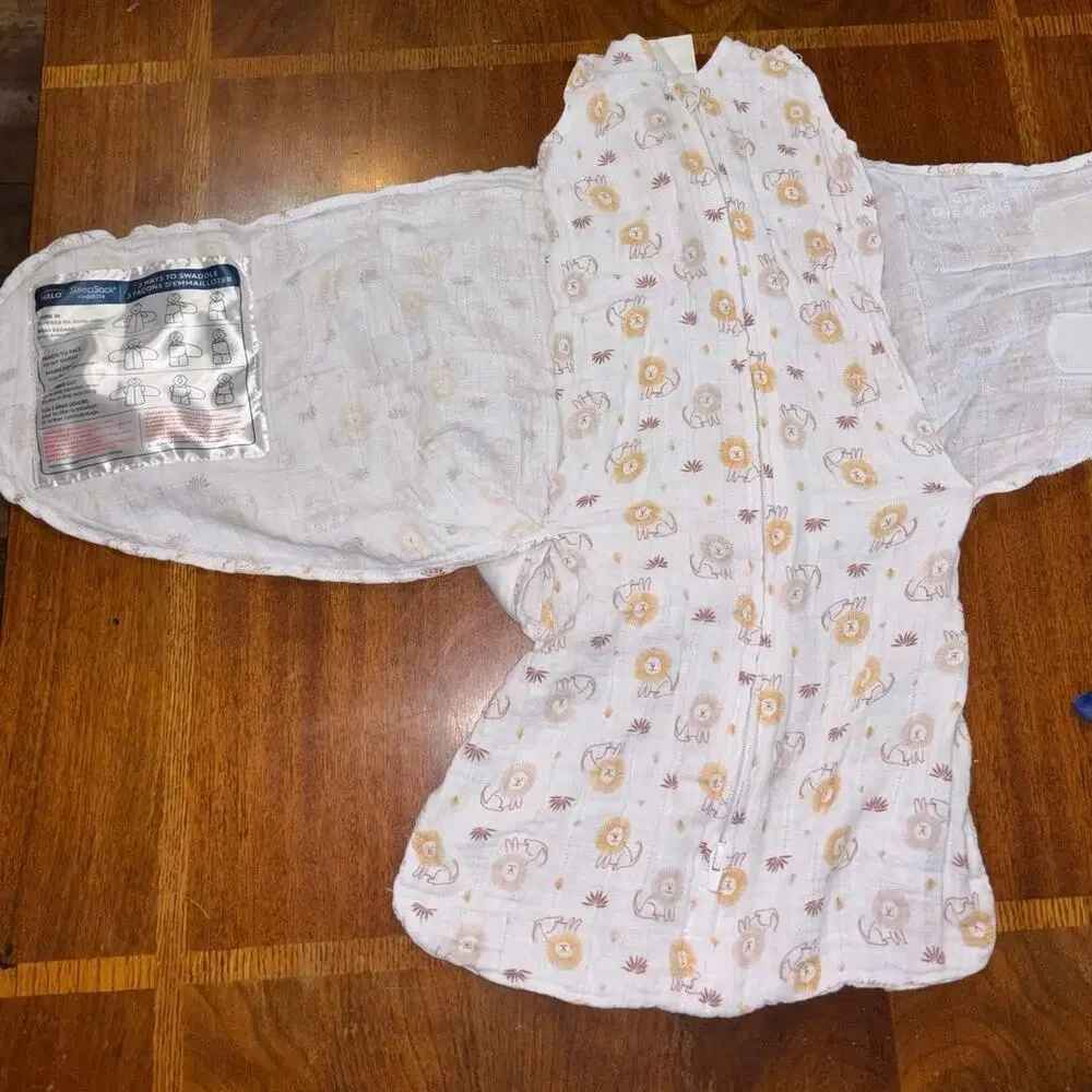 Halo baby Muslin lions sleep sack (size small 3-6 months / 13 - 18 lbs)